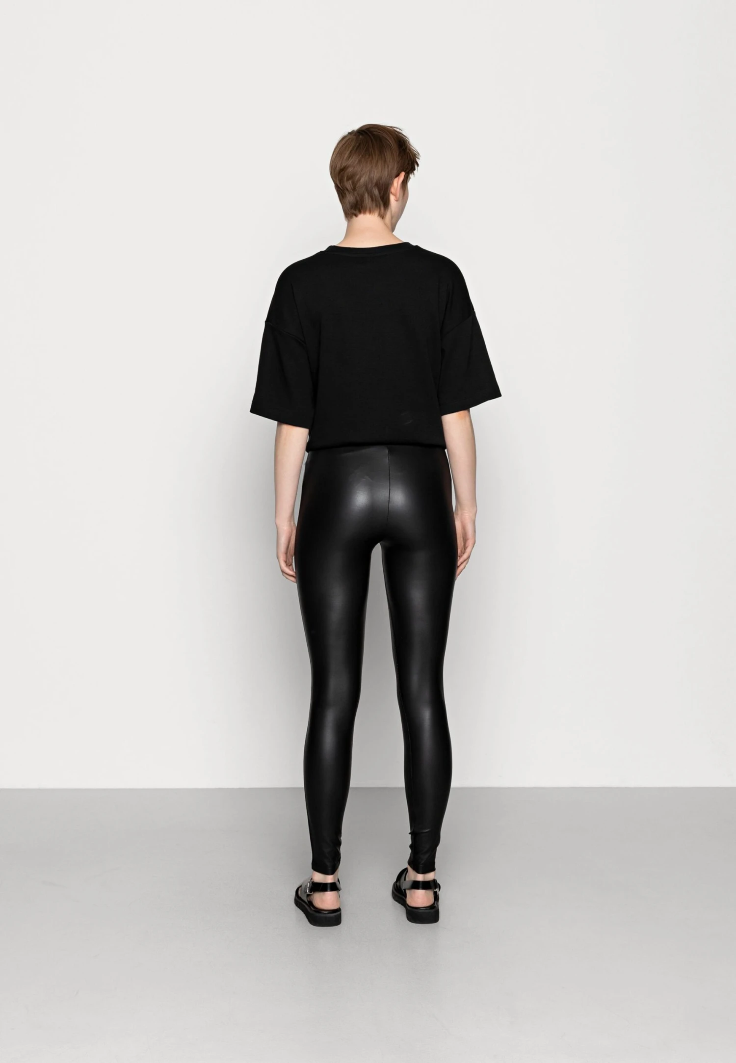 Even&Odd Wet Look Leggings - Leggings - Black 5 Even&Odd Wet Look Leggings - Leggings - Black - Bilde 3