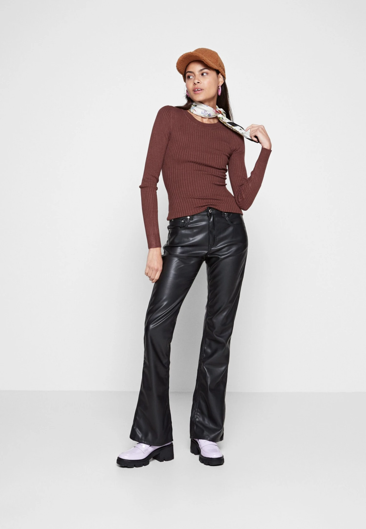 Even&Odd Strikkegenser - Brown 4 Even&Odd Strikkegenser - Brown - Bilde 2