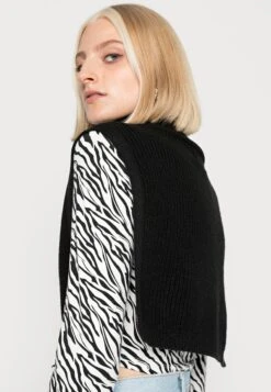 Even&Odd Cape - Black 11 Even&Odd Cape - Black -Even&Odd 17090c0bb5084c96890221000815ab11