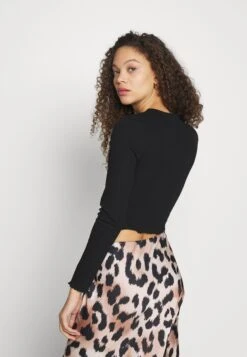 Cropped Long Sleeve With Lettuce - Topper Langermet - Black 9 Cropped Long Sleeve With Lettuce - Topper Langermet - Black -Even&Odd 1f706e9a2ce44d71b268c184e43ef641