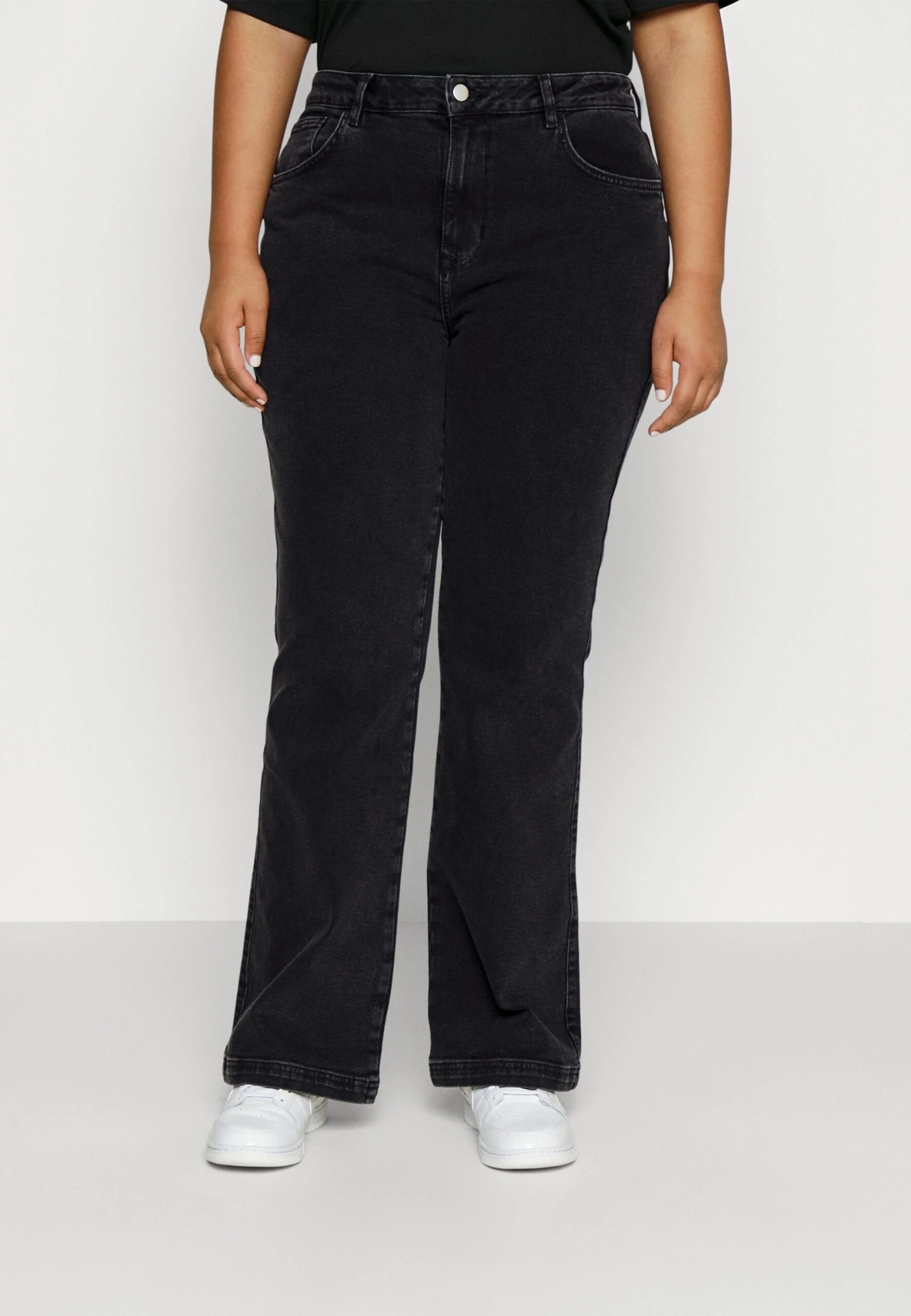 Young Washed Clean Kick Flare- Jeans Bootcut - Black Denim 3 Young Washed Clean Kick Flare- Jeans Bootcut - Black Denim