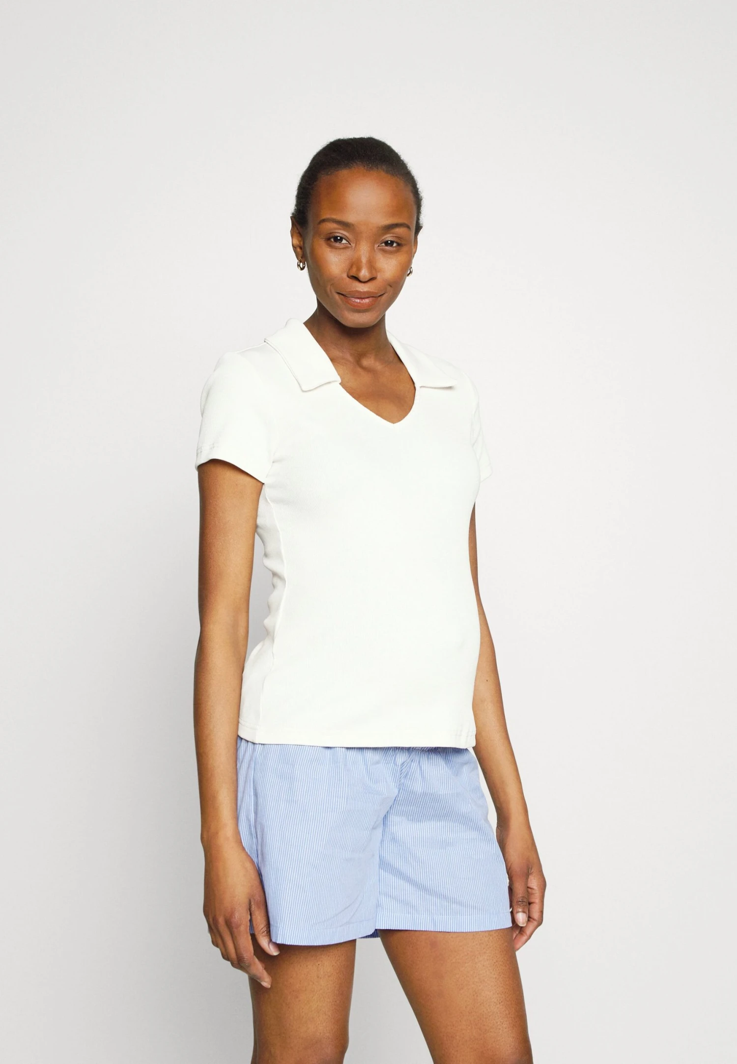 T-Shirts Med Print - Beige 3 T-Shirts Med Print - Beige