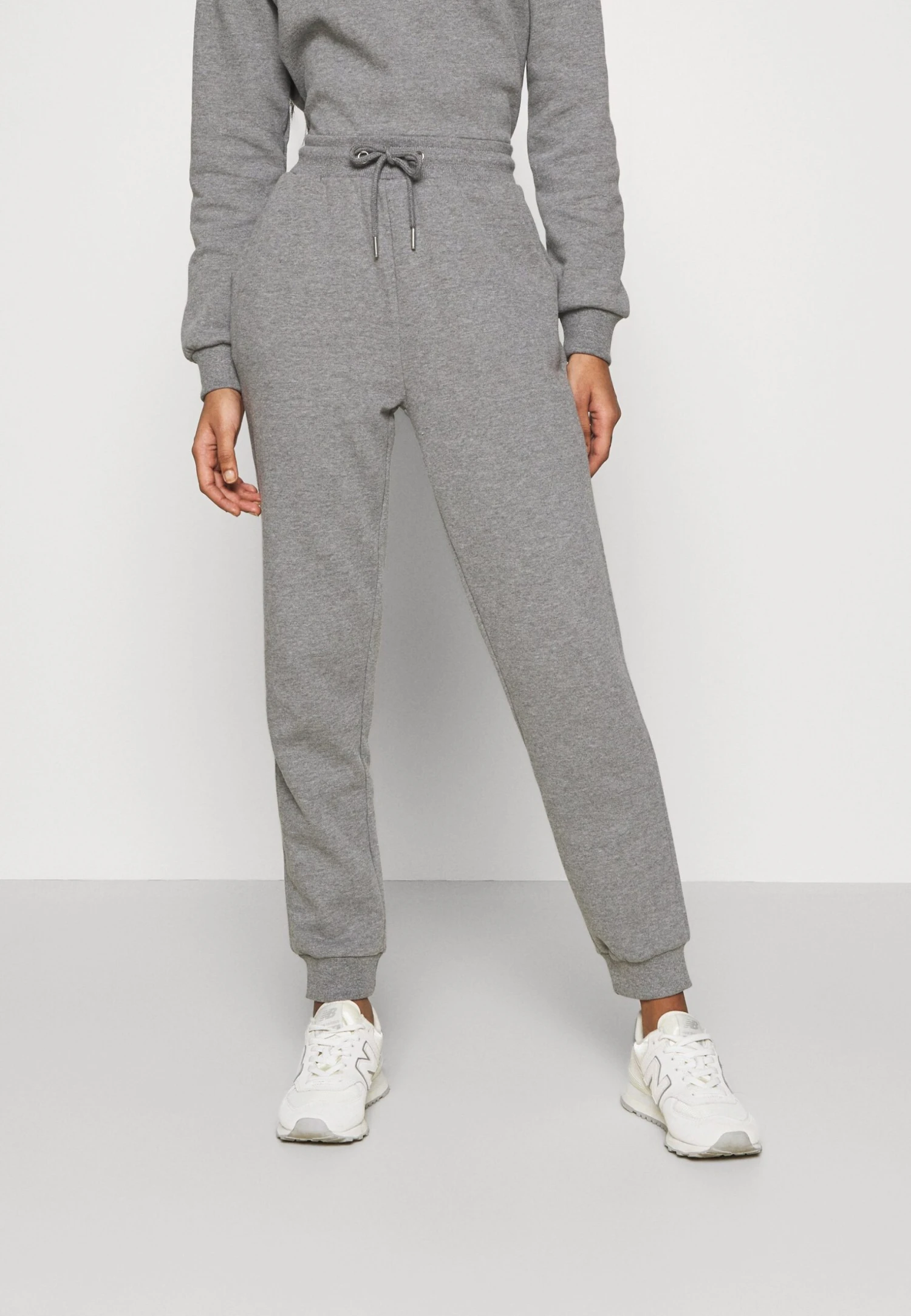 Even&Odd Off Shoulder&Jogger Set - Sweatshirt - Mottled Grey 5 Even&Odd Off Shoulder&Jogger Set - Sweatshirt - Mottled Grey - Bilde 3