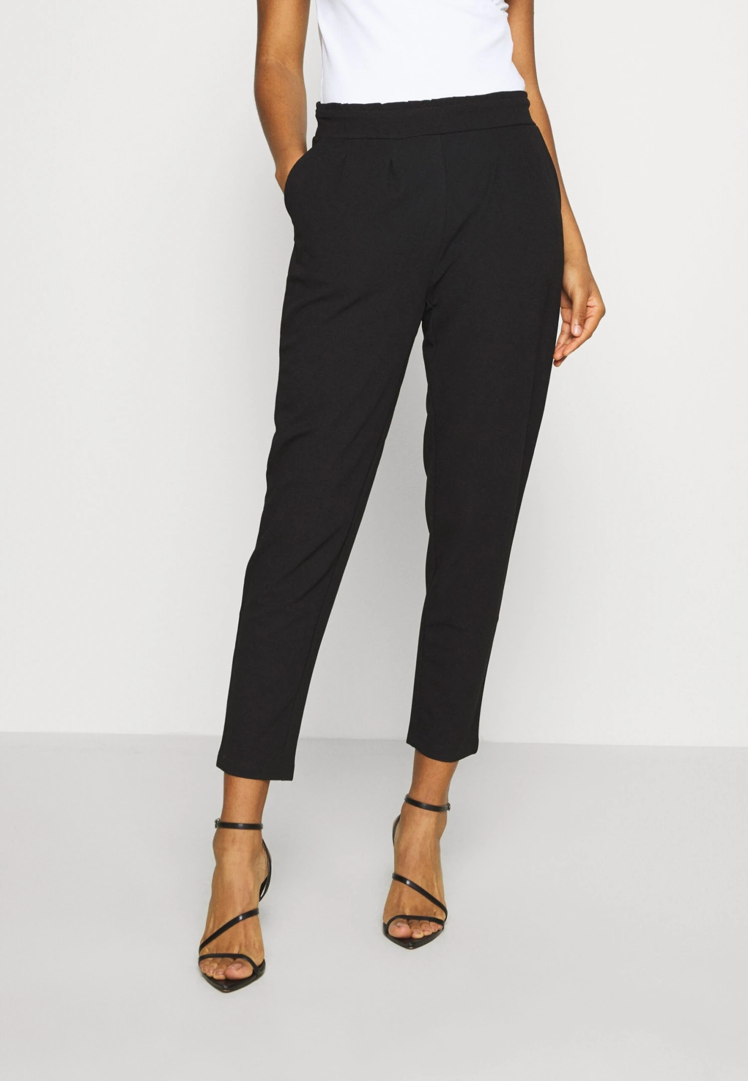 Even&Odd Paperbag Waist Tapered Trousers - Bukse - Black 3 Even&Odd Paperbag Waist Tapered Trousers - Bukse - Black