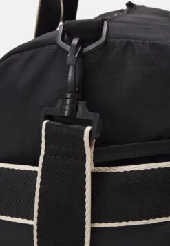 Even&Odd Weekendveske - Black 10 Even&Odd Weekendveske - Black -Even&Odd 33ce77cd544c47b4af619f480232e9b7