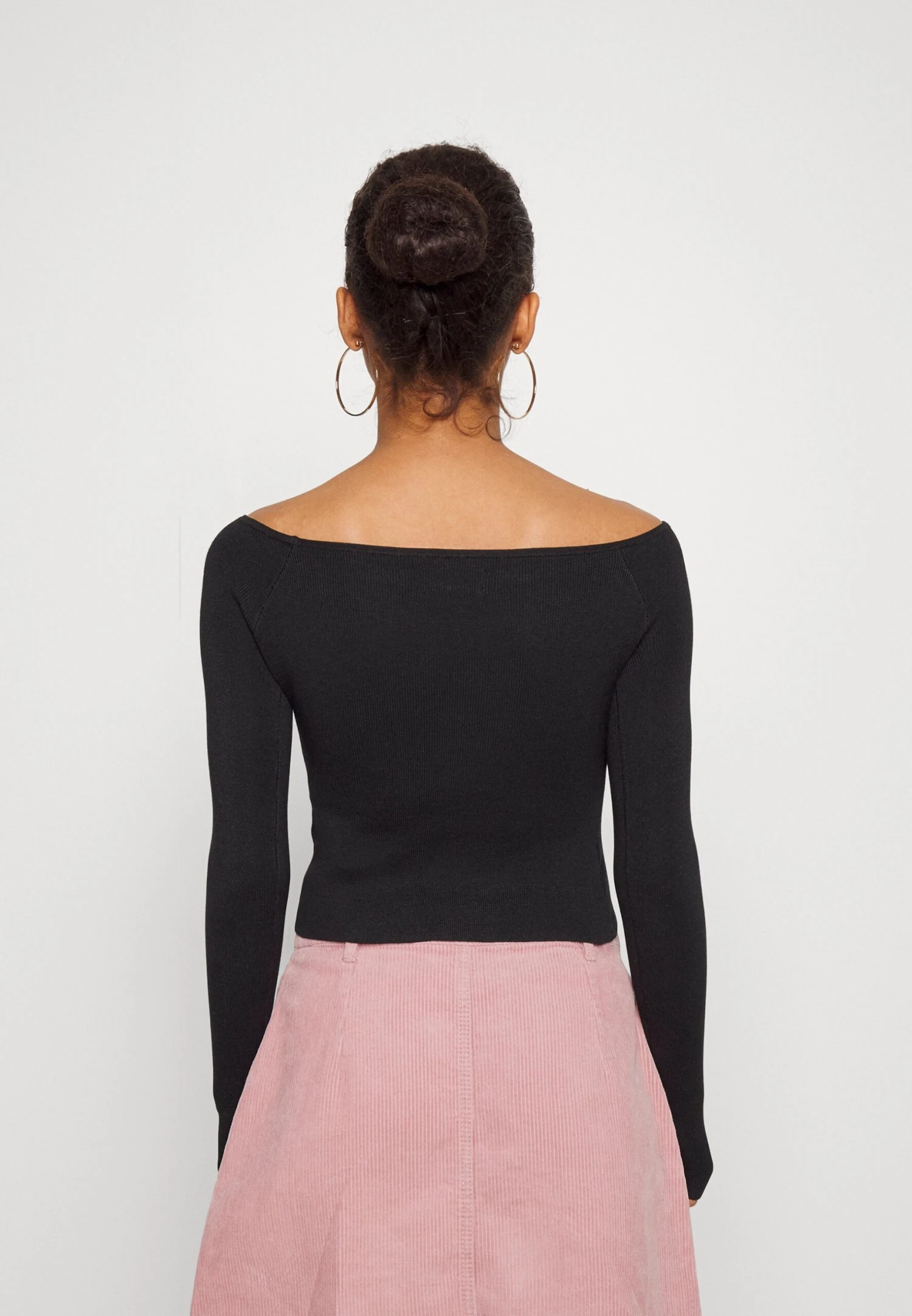 Offshoulder Basic- Strikkegenser - Black 5 Offshoulder Basic- Strikkegenser - Black - Bilde 3