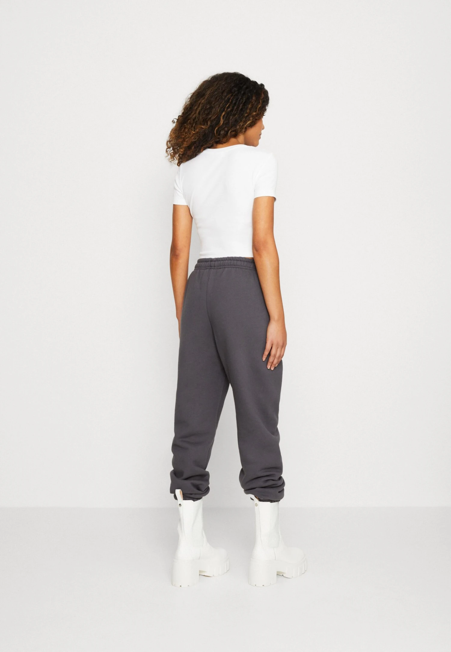 Even&Odd 3 Pack - T-Shirts - White/Black/Olive 5 Even&Odd 3 Pack - T-Shirts - White/Black/Olive - Bilde 3