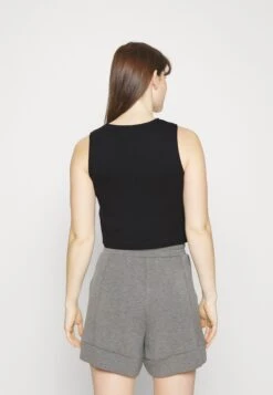 Muscle Tank - Topper - Black 9 Muscle Tank - Topper - Black -Even&Odd 474dd6cb372f488695f2383925e59916