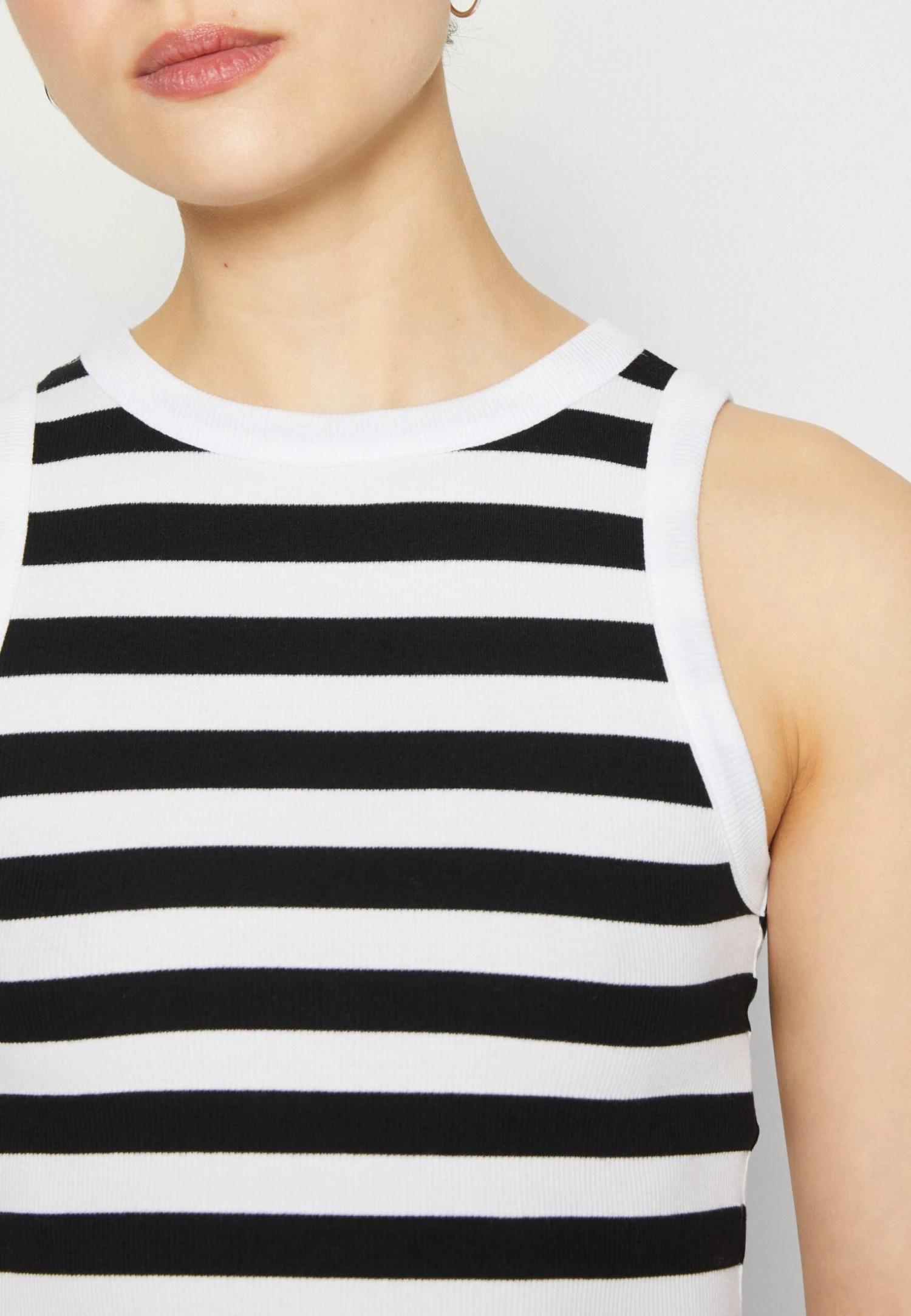 Even&Odd Topper - Black/White 8 Even&Odd Topper - Black/White - Bilde 6