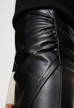 Even&Odd Shorts - Black 13 Even&Odd Shorts - Black -Even&Odd 5138f5cd0b5b4b908c9945f5d6a0b8f9