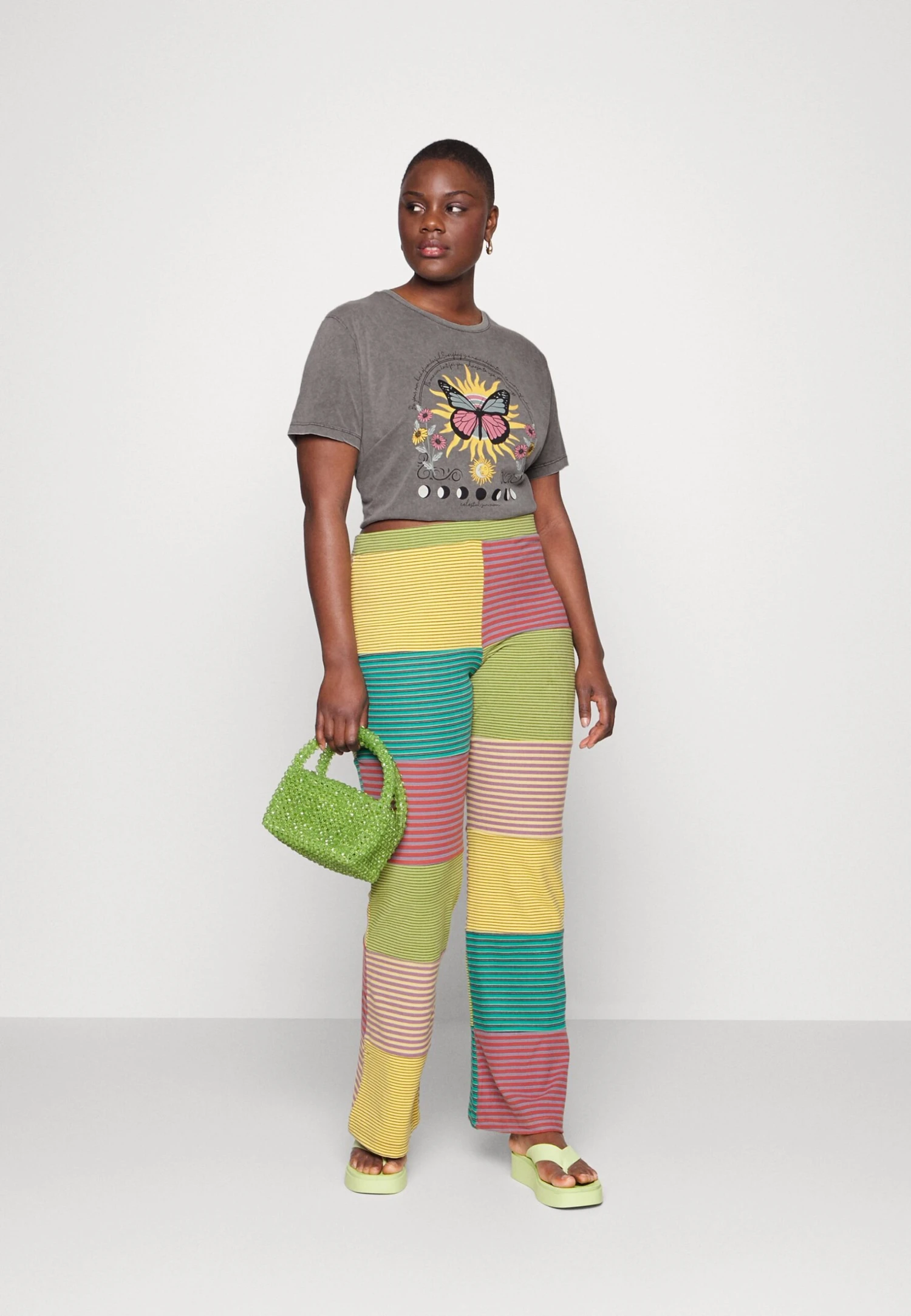 Clare Colorful Mystical- T-Shirts Med Print - Gray 4 Clare Colorful Mystical- T-Shirts Med Print - Gray - Bilde 2