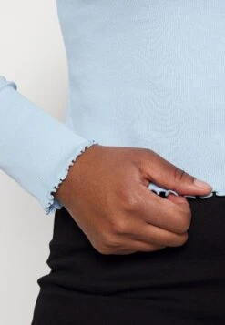 Bpdycon Fit Long Sleeve - Topper Langermet - Light Blue 13 Bpdycon Fit Long Sleeve - Topper Langermet - Light Blue -Even&Odd 67c5e5c02558407ebd70bbb05502eb10