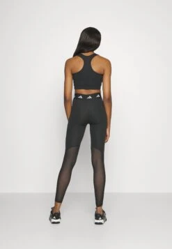 Sports-Bh-Er Med Medium Støtte - Black 10 Sports-Bh-Er Med Medium Støtte - Black -Even&Odd 7bcc73c5fb254bdfb5e0917a083394c7