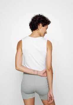 Topper - Off-White 10 Topper - Off-White -Even&Odd 7e3c4444f2f94154b3e5ab06f132af3b