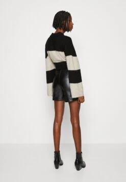 Even&Odd Shorts - Black 10 Even&Odd Shorts - Black -Even&Odd 851e1064646c4471a74e469663a48fb2