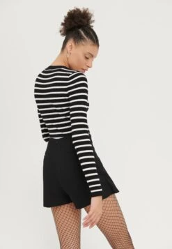 Even&Odd 2 Pack - Strikkegenser - Black / Off-White 10 Even&Odd 2 Pack - Strikkegenser - Black / Off-White -Even&Odd 975aa58e649a48bcba494a6646ed7e95