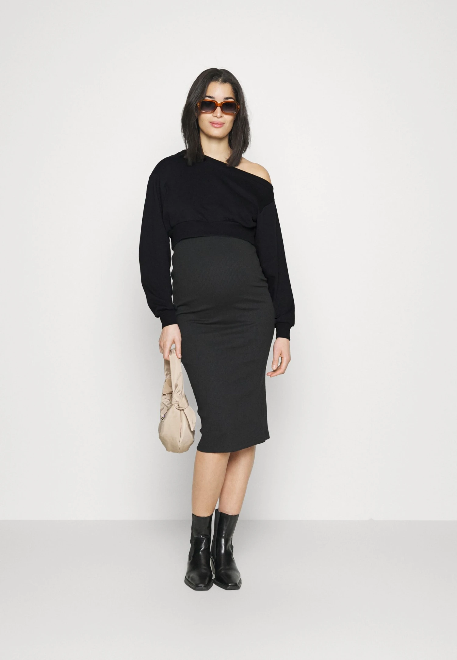 Sweatshirt - Black 4 Sweatshirt - Black - Bilde 2