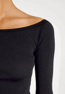 Offshoulder Basic- Strikkegenser - Black 13 Offshoulder Basic- Strikkegenser - Black -Even&Odd 9bf578e4a9094f08975b373dd42bb59d