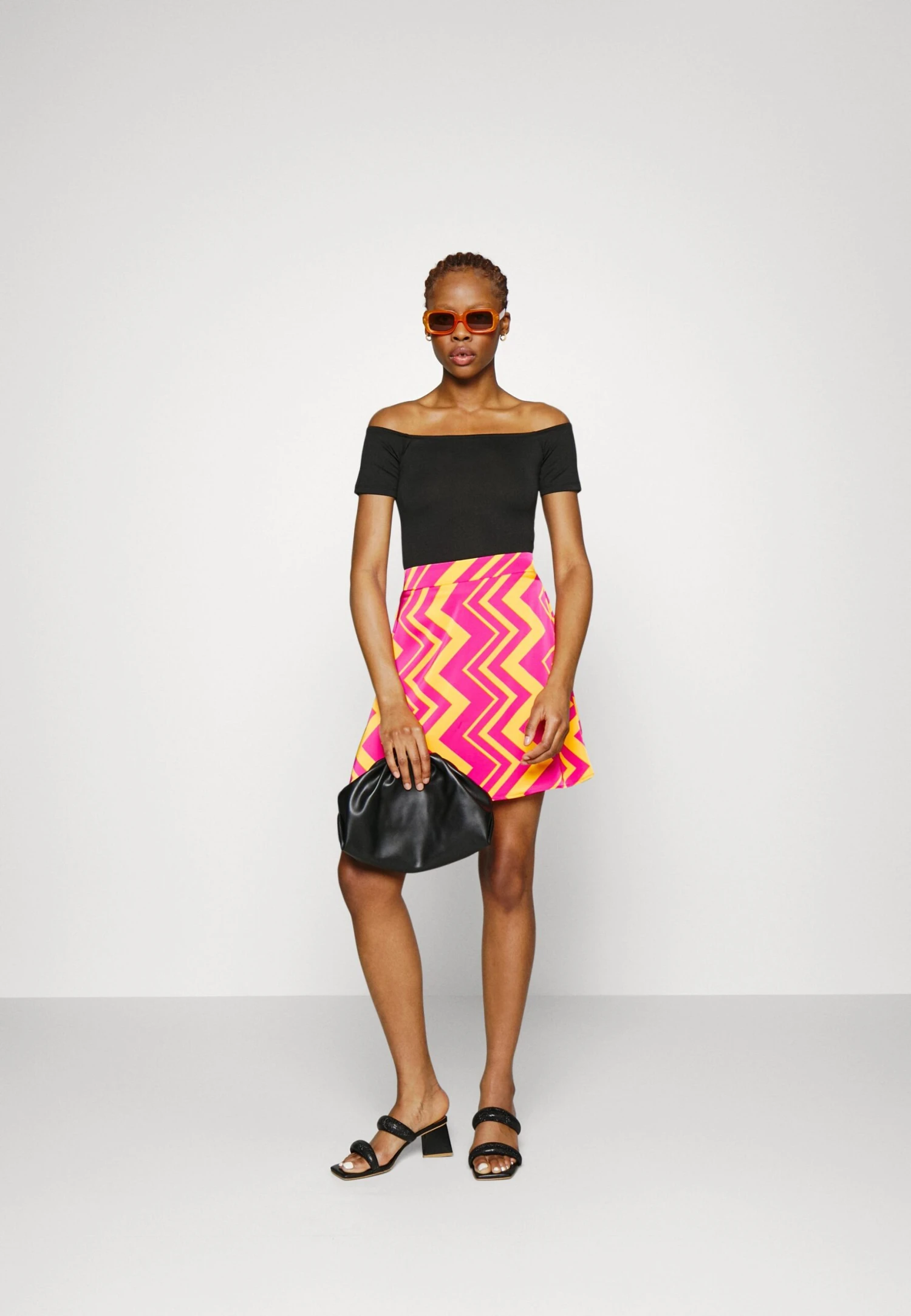 Even&Odd T-Shirts - Black 4 Even&Odd T-Shirts - Black - Bilde 2