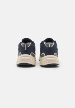 Even&Odd Joggesko - Dark Blue 11 Even&Odd Joggesko - Dark Blue -Even&Odd ae65752297ba42eba979720924ac6f06