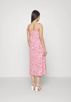 Kjole - White/Red -Even&Odd b64d15366c8149e4a69139517fa983d1