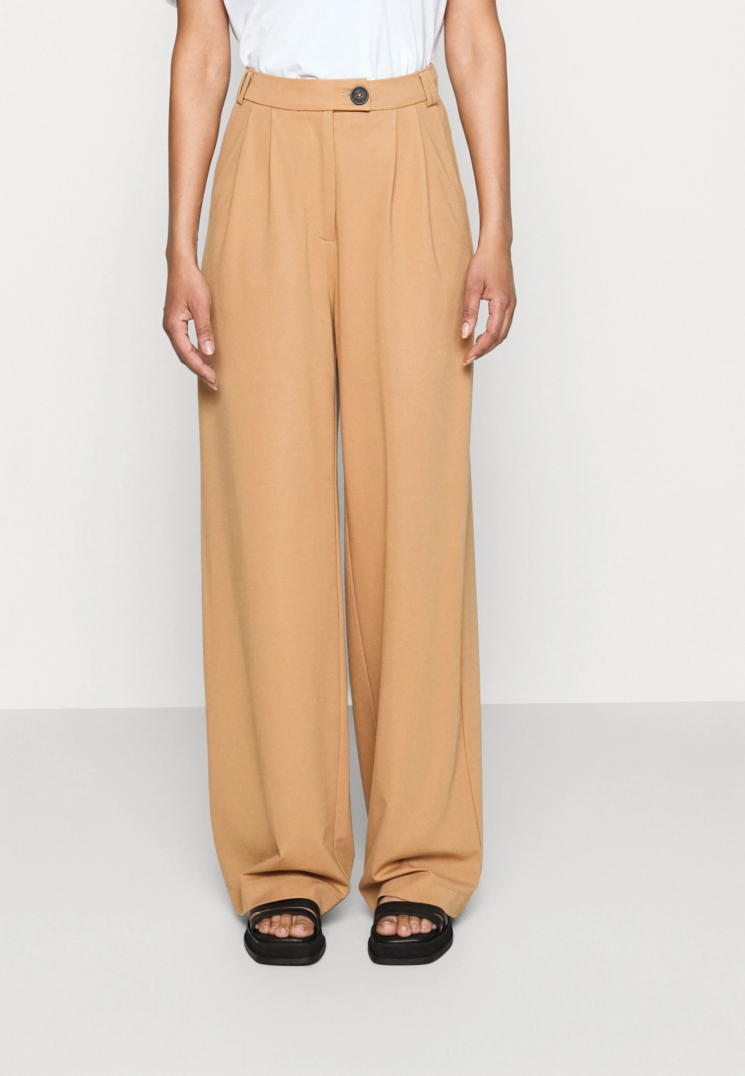 Petite Business Casual Wide Legs With Front Pleats- Bukse - Beige 3 Petite Business Casual Wide Legs With Front Pleats- Bukse - Beige