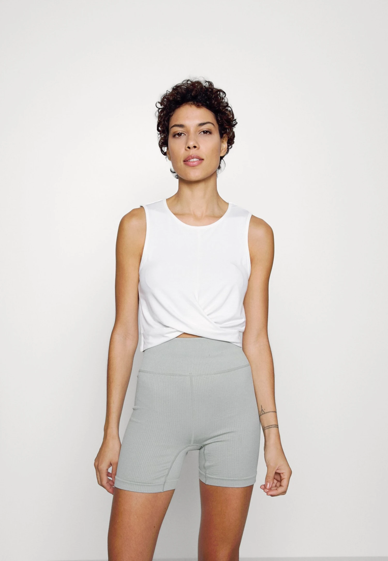 Topper - Off-White 3 Topper - Off-White