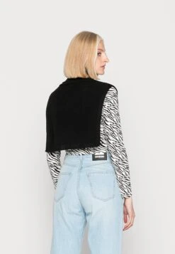 Even&Odd Cape - Black 9 Even&Odd Cape - Black -Even&Odd d192a8b4770a4497adec6047a907f41a