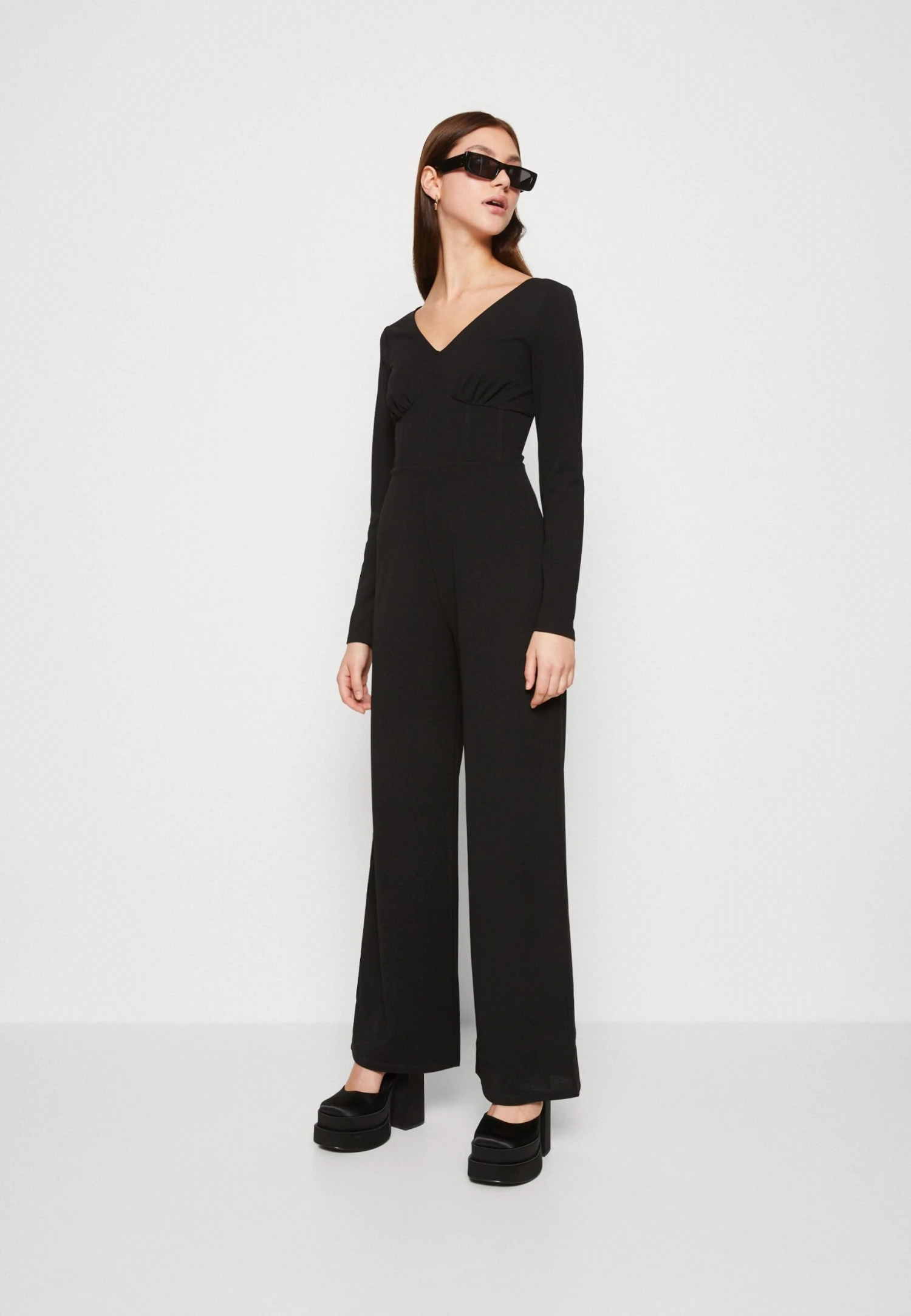 Even&Odd Wide Leg Long Sleeves Bodice - Jumpsuit - Black 4 Even&Odd Wide Leg Long Sleeves Bodice - Jumpsuit - Black - Bilde 2