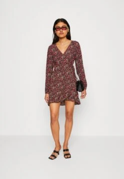 Even&Odd Kjole - Black/Pink 9 Even&Odd Kjole - Black/Pink -Even&Odd eb82a769137d45e29dd80e3885df00df