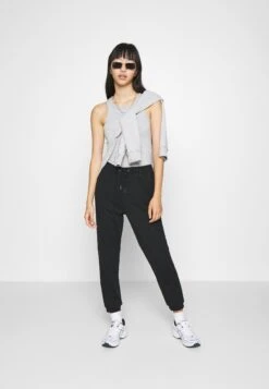 Even&Odd Regular Fit Joggers - Joggebukse - Black 9 Even&Odd Regular Fit Joggers - Joggebukse - Black -Even&Odd ed432891010e417dbbdc589630d839ab