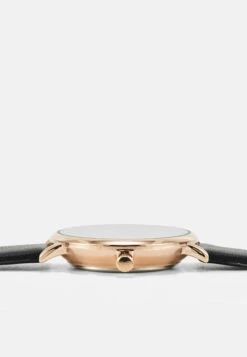 Even&Odd Klokke -Black 8 Even&Odd Klokke -Black -Even&Odd edd894b73c6048d58348103b265d1ed2