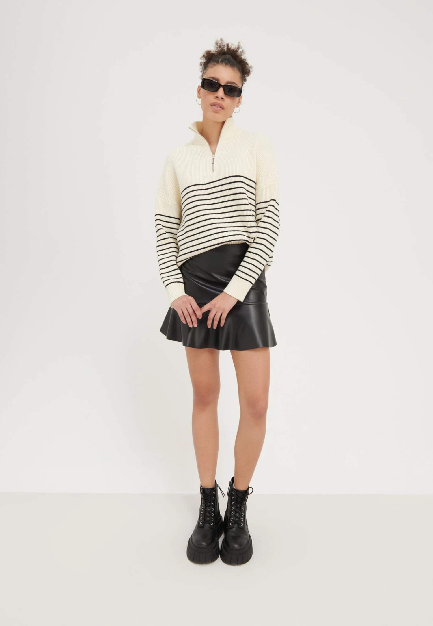 Even&Odd Skinnskjørt - Black 4 Even&Odd Skinnskjørt - Black - Bilde 2